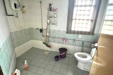  2 Storey @ Taman Mutiara Rini, Skudai, Jalan Utama, Endlot 18ft Land