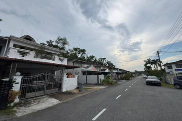 2 Storey @ Taman Sri Skudai/ Skudai/ Jalan Emas/ Tun Aminah