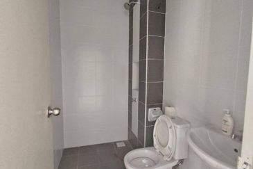 2.5 Storey @ Imperial Jade/ Masai/ Bandar Seri Alam/ Renovate