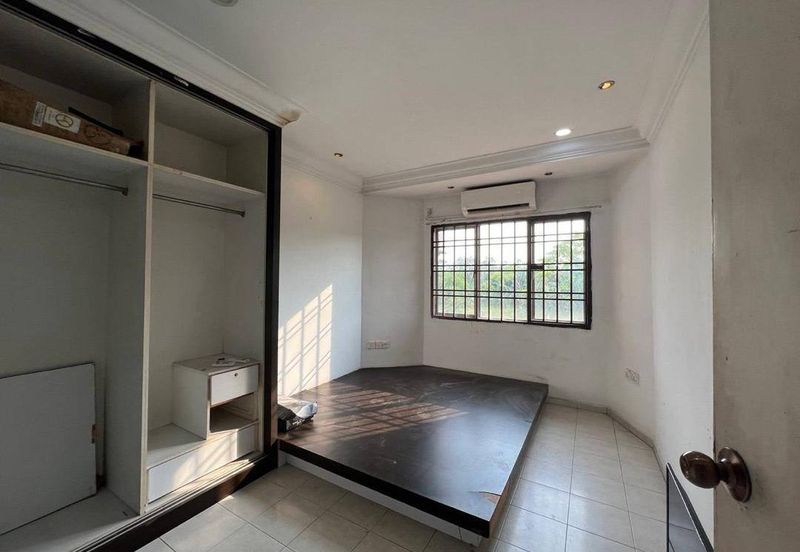 Taman Tampoi Indah II, Villa Ros