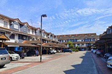 Taman Tampoi Indah II, Villa Ros