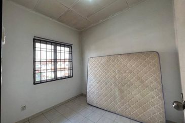 Taman Tampoi Indah II, Villa Ros