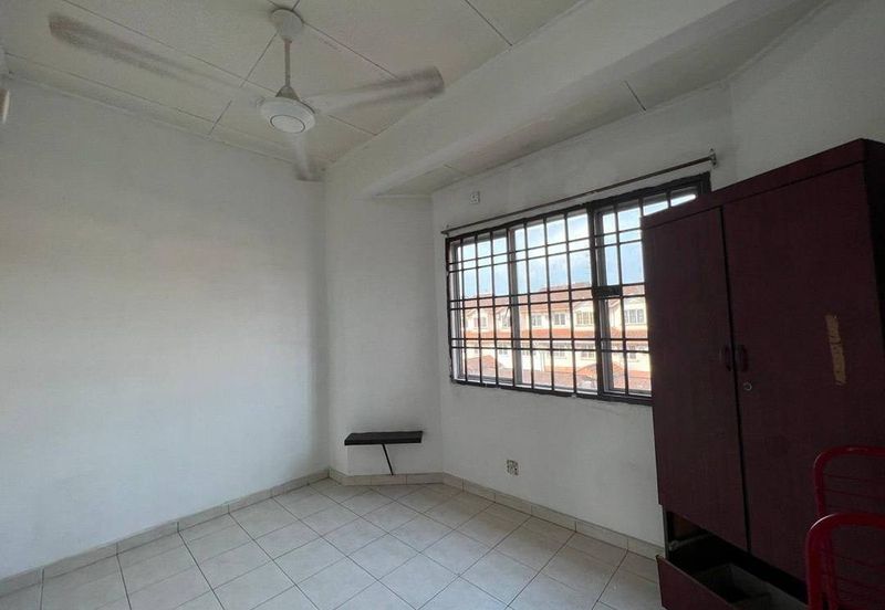 Taman Tampoi Indah II, Villa Ros