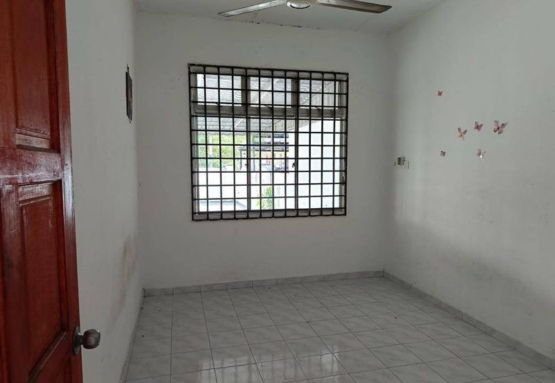 1 Storey @ Taman Kota Masai/ Jalan Mangga/ Pasir Gudang/ Corner Lot 