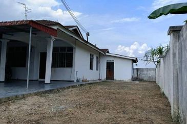 1 Storey @ Taman Kota Masai/ Jalan Mangga/ Pasir Gudang/ Corner Lot 