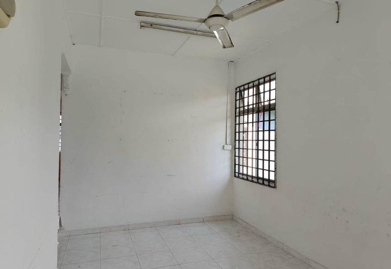 1 Storey @ Taman Kota Masai/ Jalan Mangga/ Pasir Gudang/ Corner Lot 