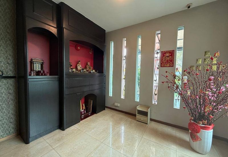 Semi-D @ Taman Bukit Tropika/ Ulu Tiram/ Corner/ Renovate