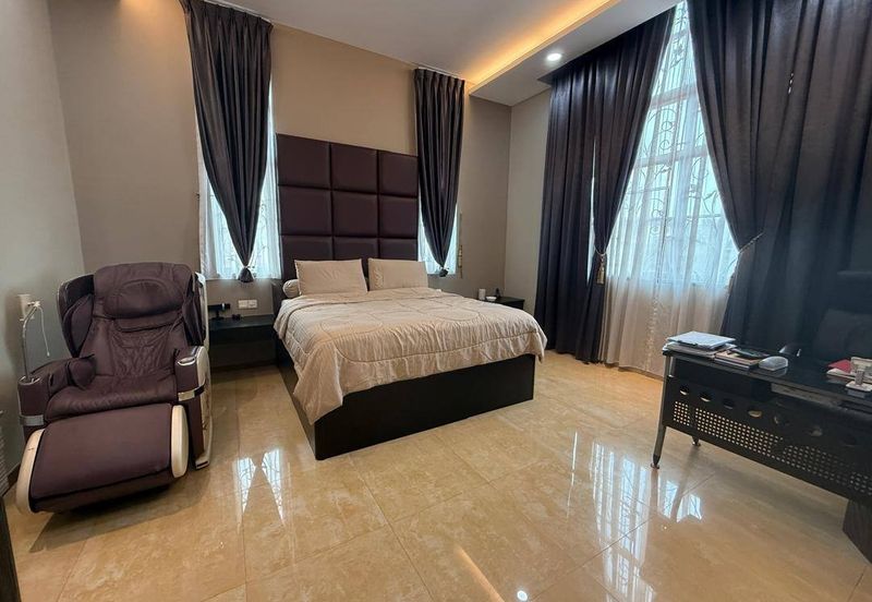 Semi-D @ Taman Bukit Tropika/ Ulu Tiram/ Corner/ Renovate