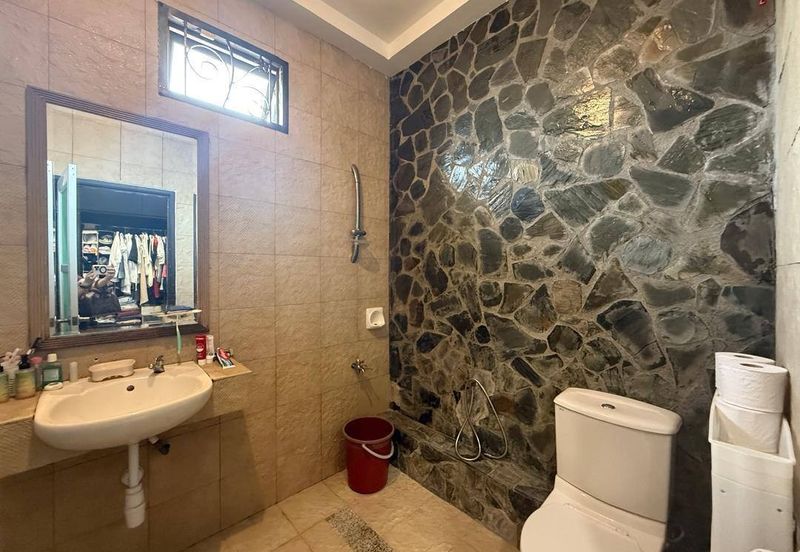 Semi-D @ Taman Bukit Tropika/ Ulu Tiram/ Corner/ Renovate