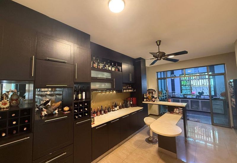 Semi-D @ Taman Bukit Tropika/ Ulu Tiram/ Corner/ Renovate