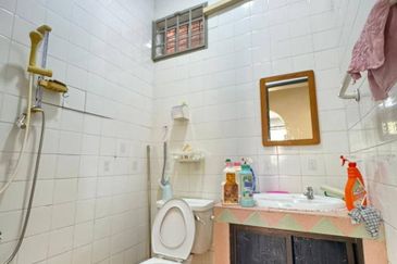 1 Storey @ Taman Senai Utama/ Senai/ Kulai/ Corner Lot