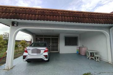 1 Storey @ Taman Johor/ Tampoi/ Paradigm Mall/ Corner