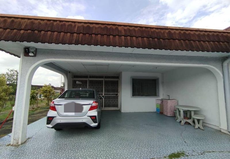 1 Storey @ Taman Johor/ Tampoi/ Paradigm Mall/ Corner