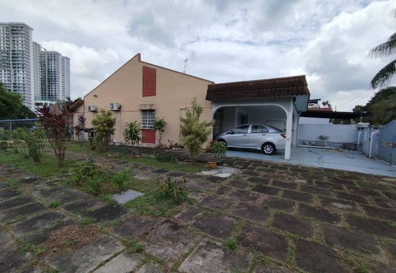 1 Storey @ Taman Johor/ Tampoi/ Paradigm Mall/ Corner