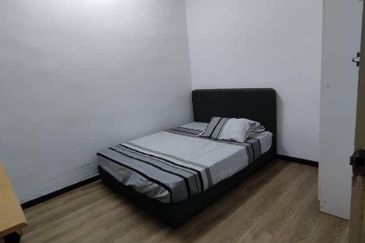 1 Storey @ Taman Johor/ Tampoi/ Paradigm Mall/ Corner