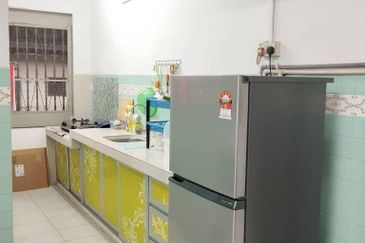 1 Storey @ Taman Johor/ Tampoi/ Paradigm Mall/ Corner