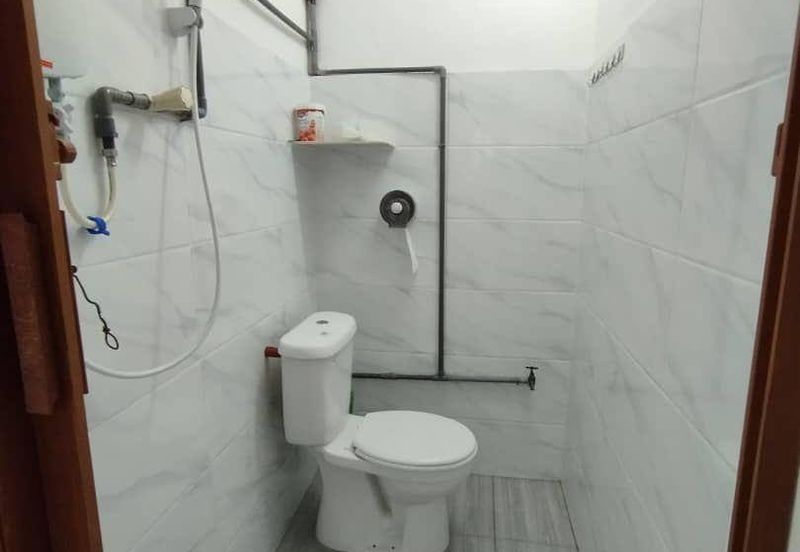 1 Storey @ Taman Johor/ Tampoi/ Paradigm Mall/ Corner