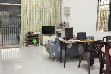 1 Storey @ Taman Johor/ Tampoi/ Paradigm Mall/ Corner