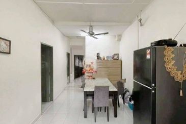 1 Storey @ Taman Universiti/ Jalan Kemuliaan/ Skudai/ Corner 30ft Land 