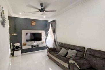 1 Storey @ Taman Universiti/ Jalan Kemuliaan/ Skudai/ Corner 30ft Land 