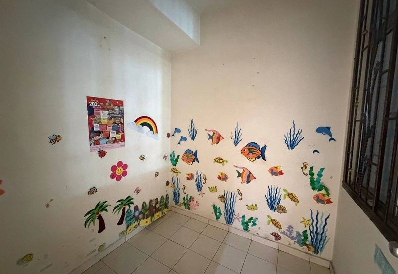  2 Storey @ Taman Kempas Indah/ Setia Tropika/ Corner Lot 