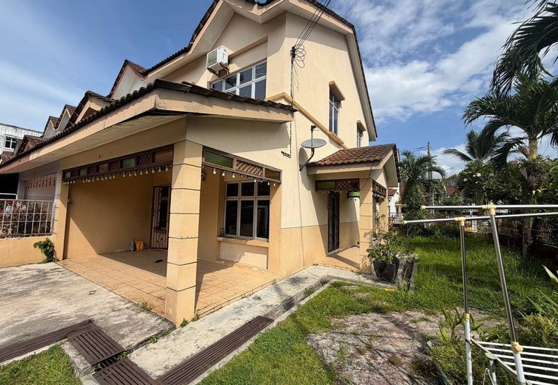  2 Storey @ Taman Kempas Indah/ Setia Tropika/ Corner Lot 