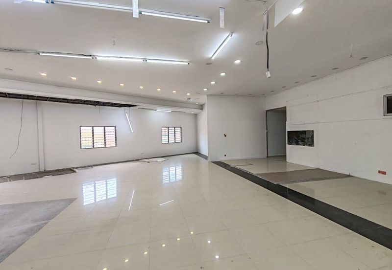 1 Storey Bungalow Commercial Land @ Taman Baiduri/ Perling 