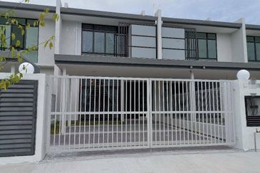  2 Storey @ Citrine Residenz/ Bandar Seri Alam/ Masai/ Full Loan 