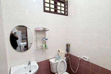 Semi-D @ Taman Rinting, Jalan Balau, Masai, 10ft Land