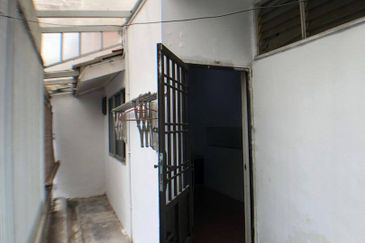 2 Storey @ Taman Nusa Perintis/ Gelang Patah/ 15 Min To Tuas