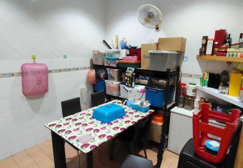 D'Summit Residences @ Kempas Utama