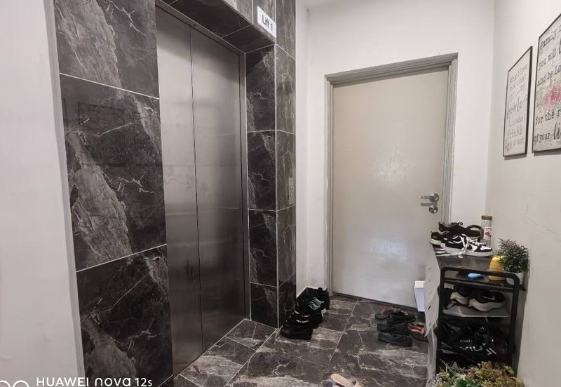 D'Summit Residences @ Kempas Utama