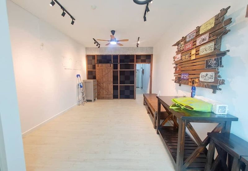 Akademik Suite @ Mount Austin