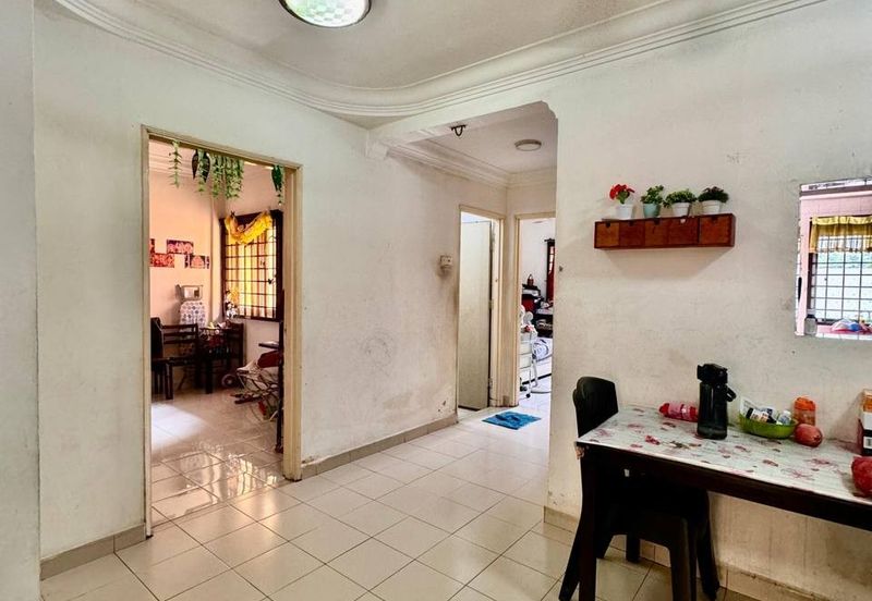 Lily & Jasmine Apartment