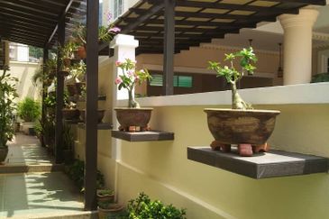 Halaman Bukit Gambir 3