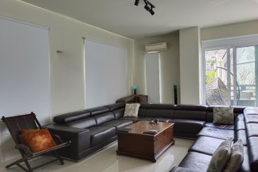 Three Storey Deatched Villa For Sale - Hilltop Villa