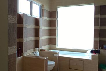 Three Storey Deatched Villa For Sale - Hilltop Villa