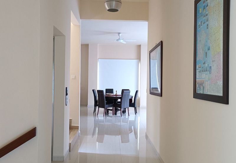 Three Storey Deatched Villa For Sale - Hilltop Villa