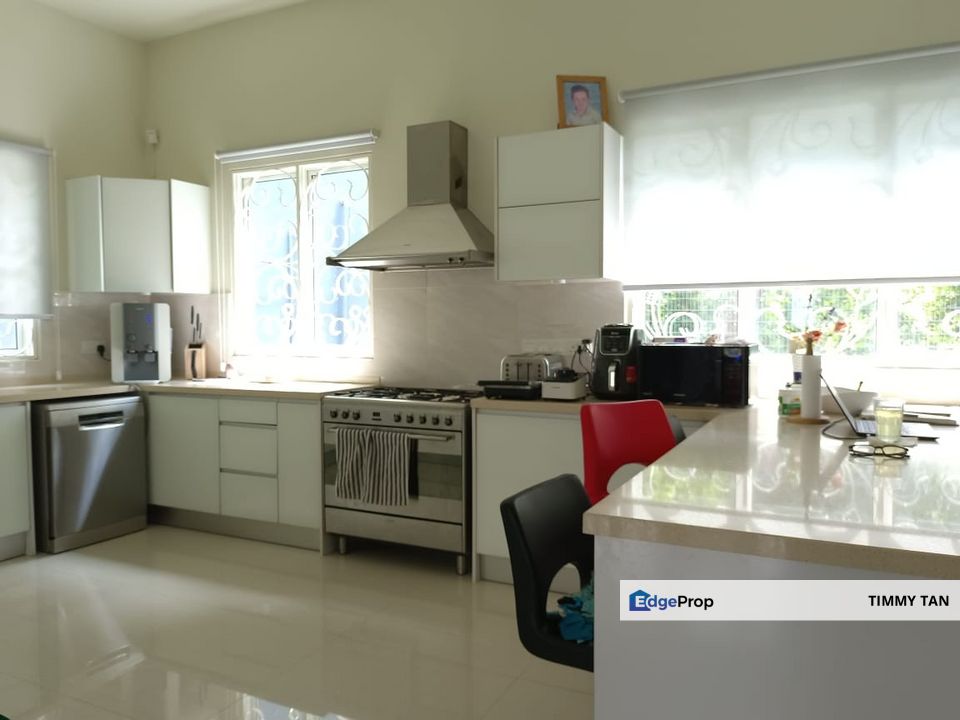 Three Storey Deatched Villa For Sale - Hilltop Villa, Penang, Batu Ferringhi