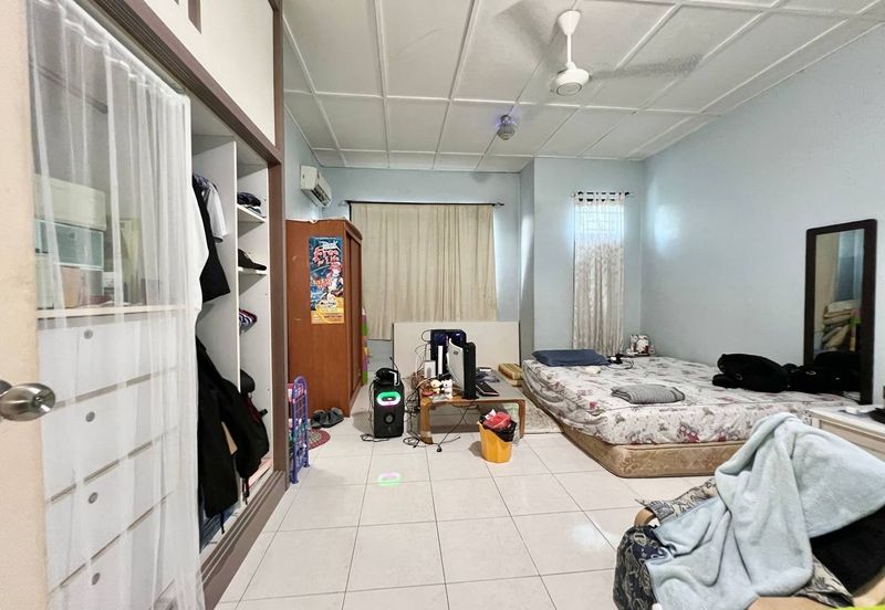 Bukit Indah Jalan Indah 10