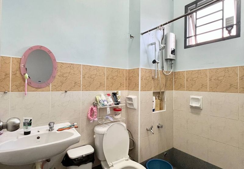 Bukit Indah Jalan Indah 10