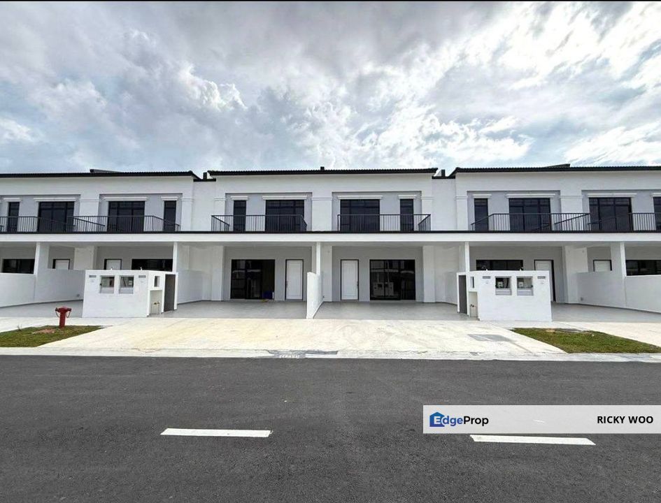 Double Storey Cluster The Commune Eco Botanic, Johor, Nusajaya