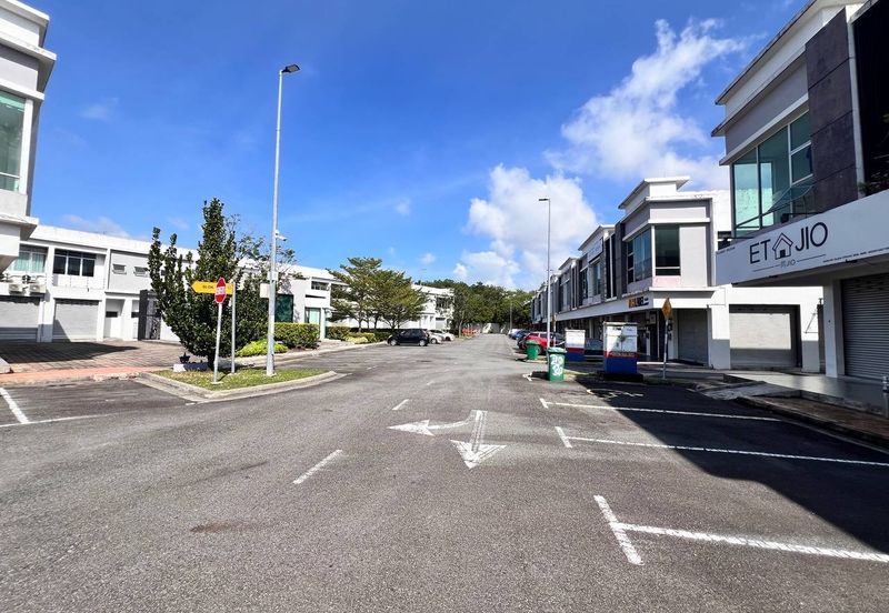 Pusat Perdagangan Medini@Ion Medini