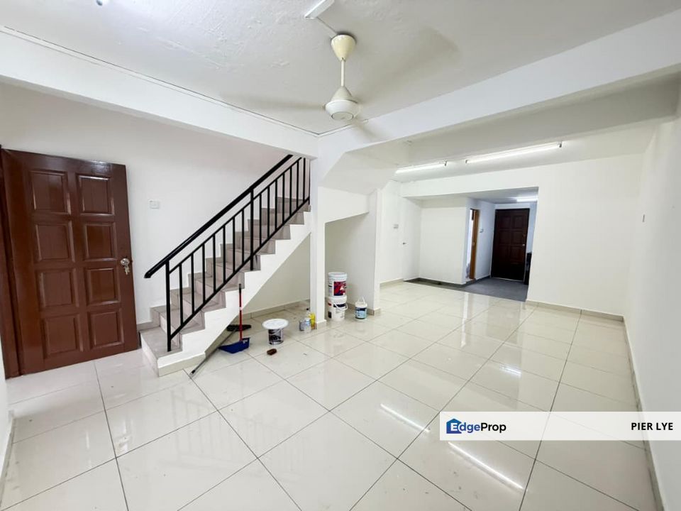 Low Cost double storey @ Jalan Hang Jebat , Johor, Skudai
