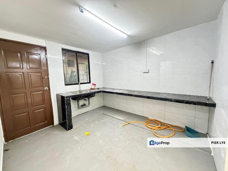 Low Cost double storey @ Jalan Hang Jebat , Johor, Skudai