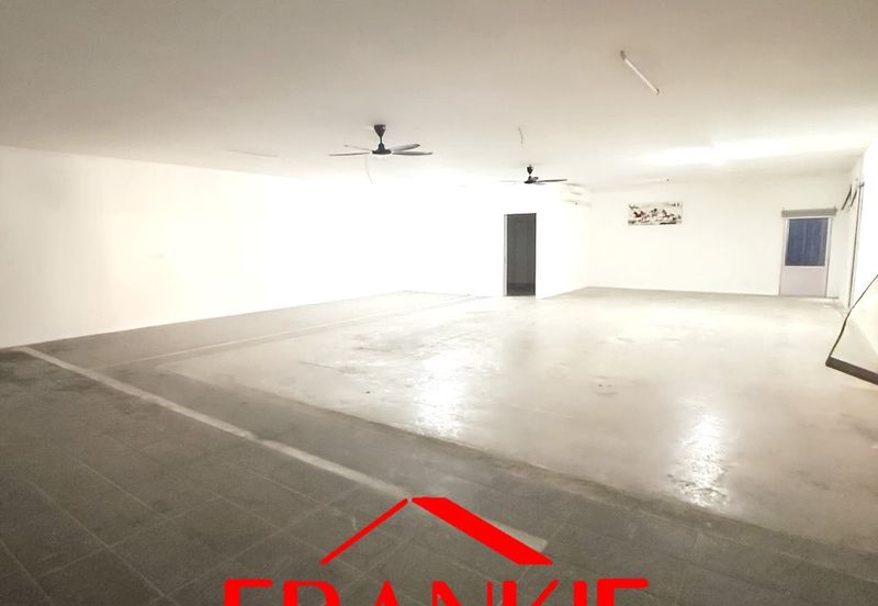 Pusat Perniagaan Star Avenue