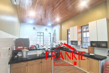 Kampung Teluk Kumbar