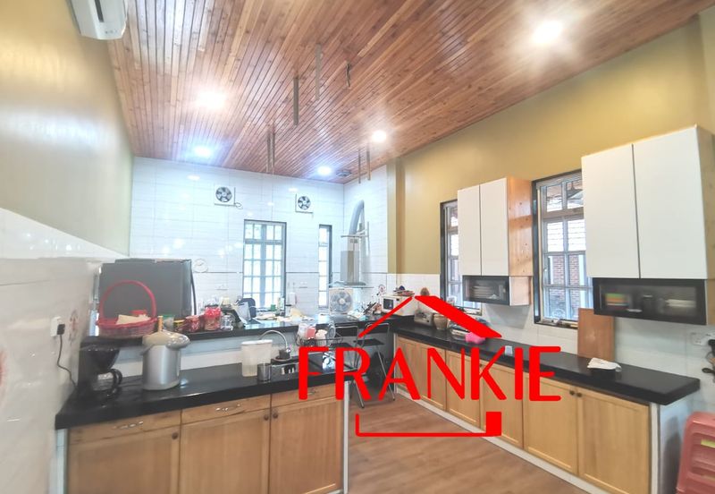 Kampung Teluk Kumbar