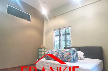 Kampung Teluk Kumbar