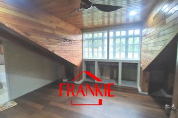 Kampung Teluk Kumbar